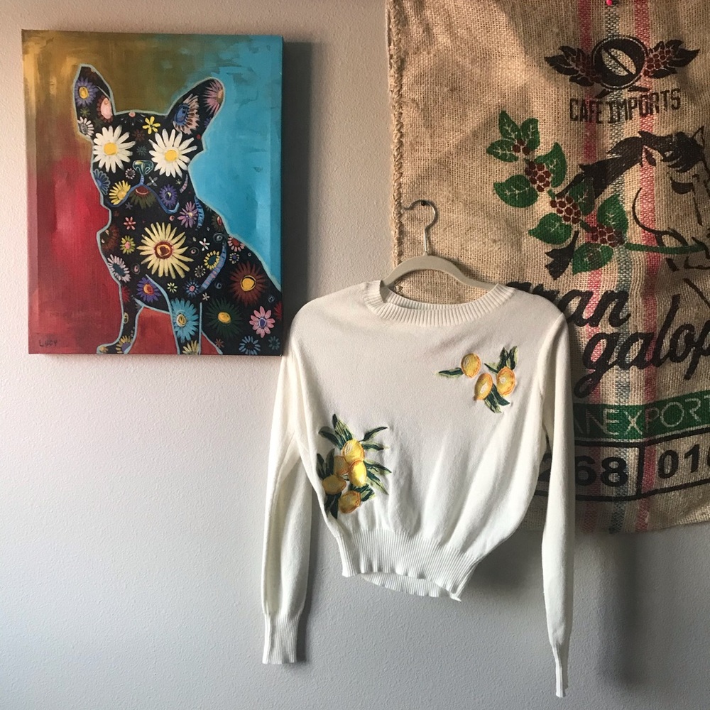 crescent size M cream long sleeve with lemons